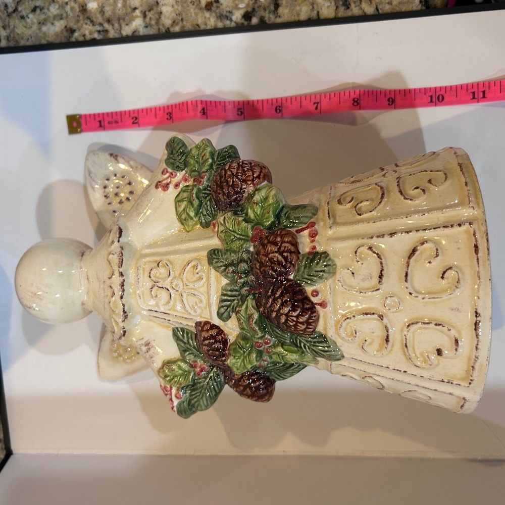 Ceramic Angel Figurine Cream Pine Cone Berry Wreath Holiday Decoration - Picture 5 of 6